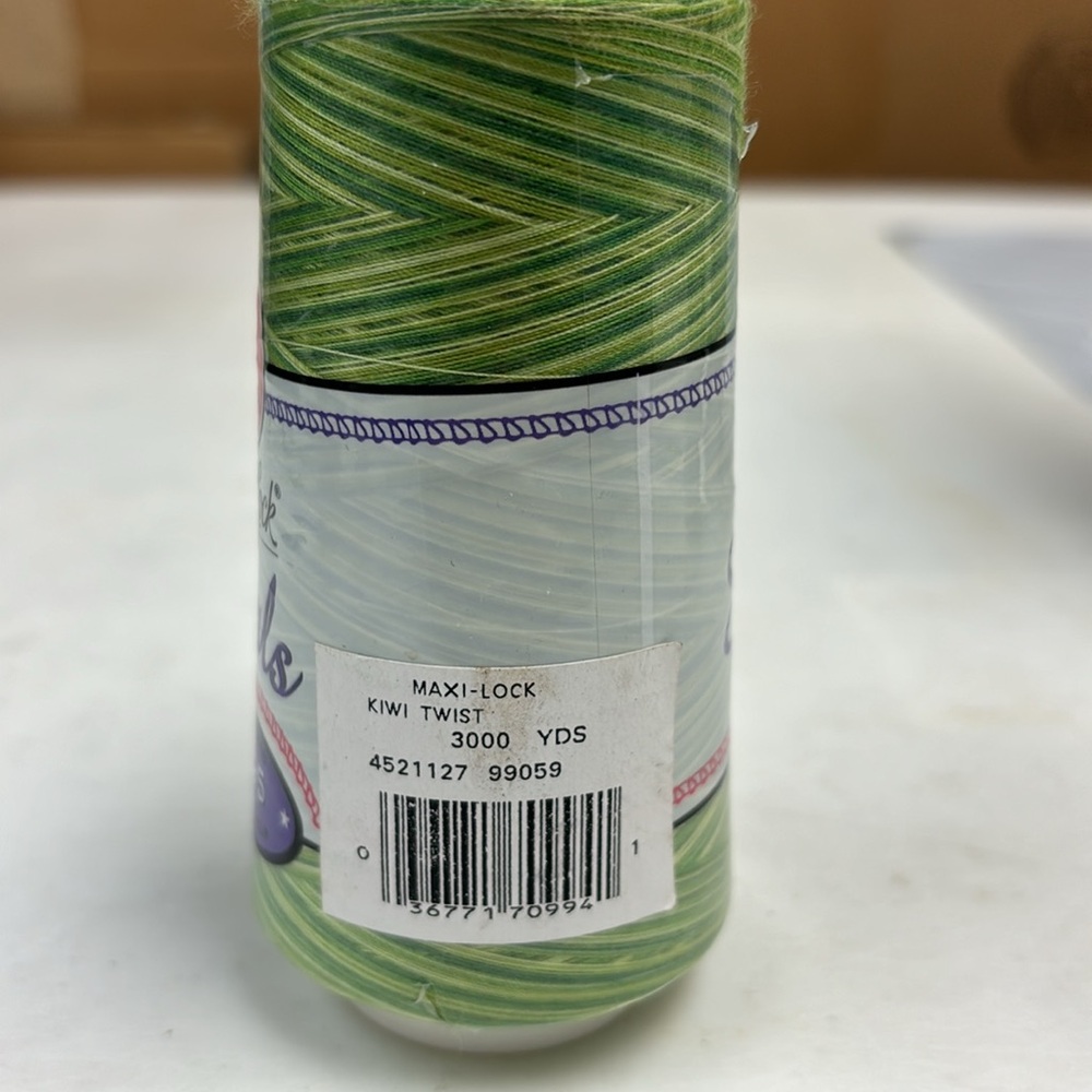 Maxi-lock 2 pack of Serger Thread (5513) - Picture 5 of 5